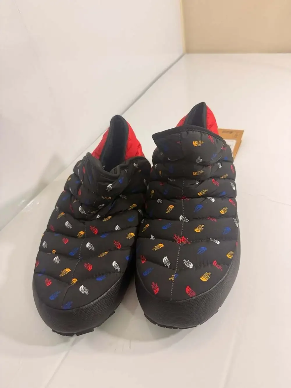 North Face Thermoball Traction Bootie Size 9 Shoes Slippers Black Red